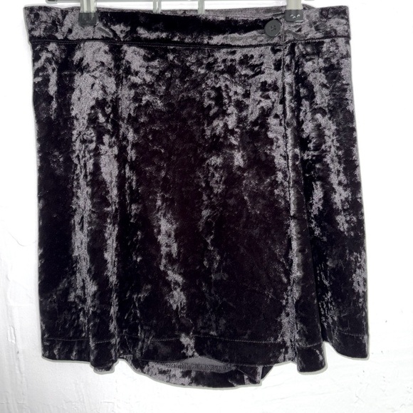 Black Tape_ Pants - Black Velvet Black Tape Wrap Skort Size Medium